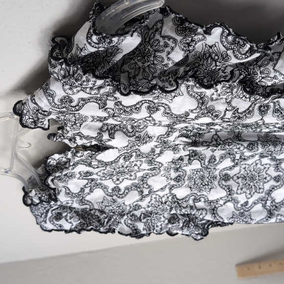 Anthroplogie Ruffled Lace Blouse Women's L Black White Shirt Top - Picture 13 of 16